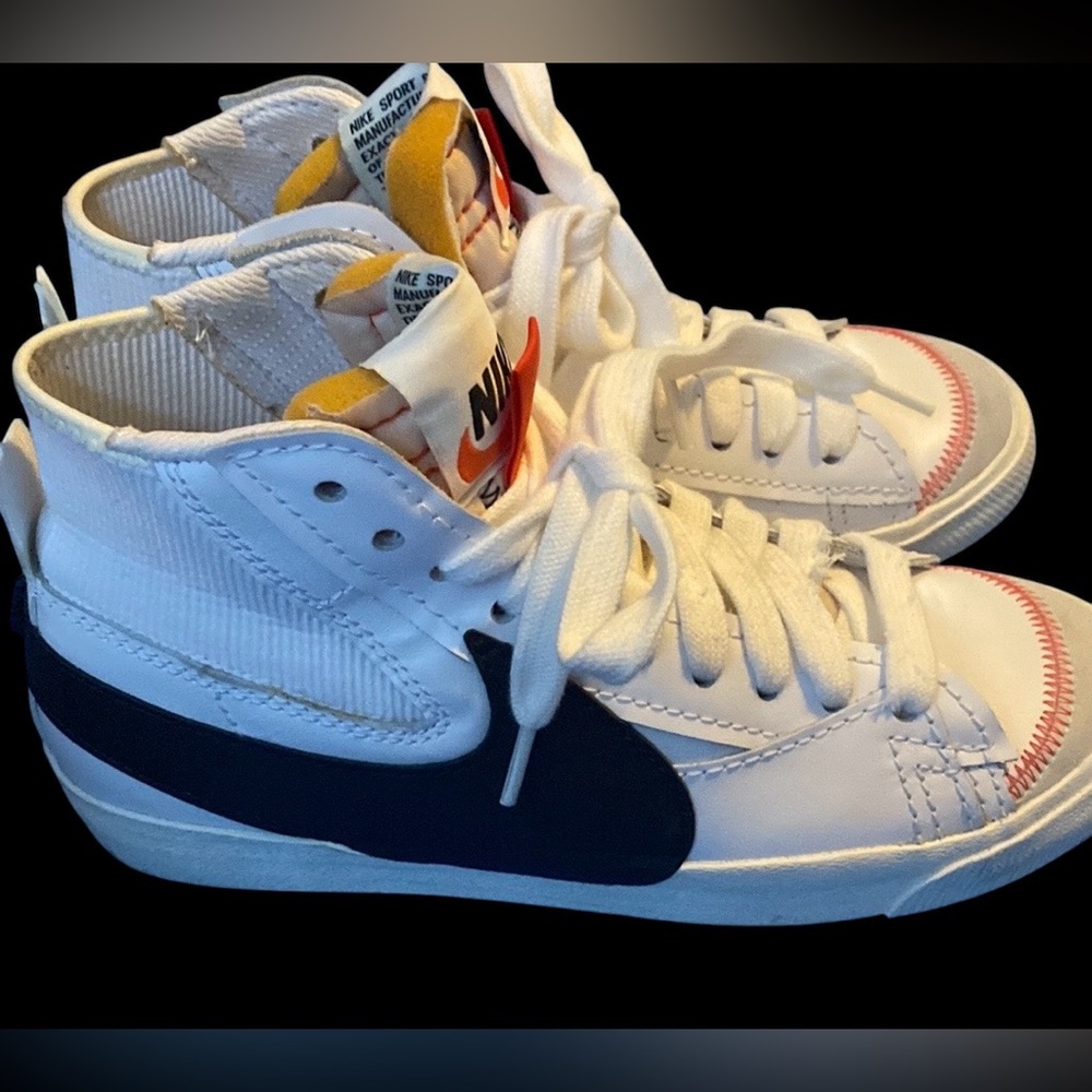 Nike Blazer women’s White/Black Running Sneaker Shoes